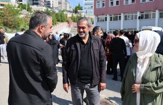 Pursaklar’da YKS Heyecanı: Ertuğrul Çetin Aileleri Yalnız Bırakmadı