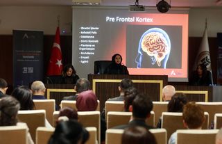 Yenimahalle'de Ailelere Erken Ergenlik ve Bağımlılık Semineri
