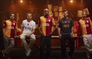 Galatasaray'ın Yeni Sezon Formaları Görücüye Çıktı