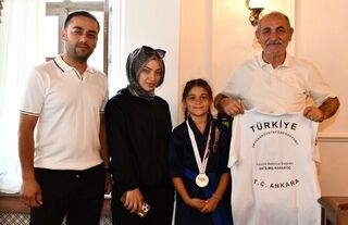 Kalecikli Sporcu Amine Erva Kayapınar'dan Başkan Karakoç'a Ziyaret