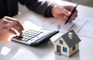 Konut Piyasasında Farklı Yönlere Giden İki Eğilim Dikkat Çekiyor
