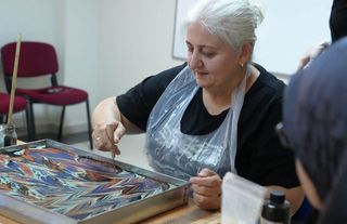 KEÇMEK’ten Şehit Yakınlarına Özel Ebru Sanatı Atölyesi