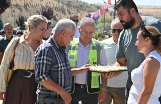 Mamak Belediyesi 26 Arıcıya Kraliçe Arı Desteği Verdi