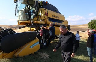 Pursaklar’da Belediyenin Ektiği Nohutlar Hasat Edildi: İlçedeki İhtiyaç Sahiplerine Ulaştırılacak