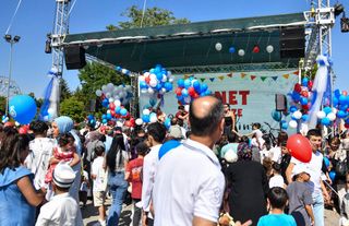 Ankara’da Bin Çocuğa Hem Sünnet Şöleni Hem Bisiklet Hediyesi