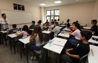 Yenimahalle’de 3 Bin Öğrenci için Ücretsiz Ders Zili Çaldı: Destek Merkezlerinde Yeni Dönem Başladı