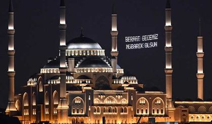 Ramazan'ın Habercisi Berat Kandili Dualarla İdrak Edildi