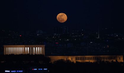 Ankara’da Dolunay Manzarası: Anıtkabir ve Atakule Büyüledi