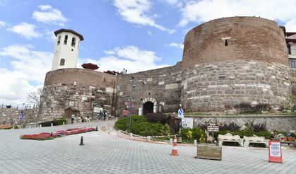 Ankara Kalesi Surlarına Hassas Dokunuş