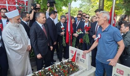 Ankara'da 15 Temmuz Şehitleri Mezarları Başında Anıldı