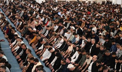 Yurt Genelinde Kurban Bayramı Namazı Yoğun Katılımla Kılındı