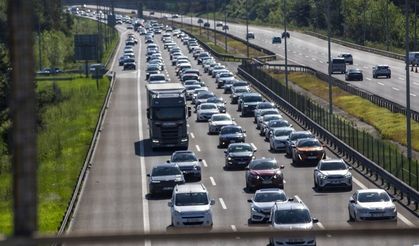 Türkiye Genelinde Bayram Dönüşü Yollar Kilitlendi