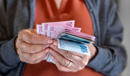 Emekliye Zam Farkı için Tarih Verildi: SGK Ödeme Gününü Duyurdu