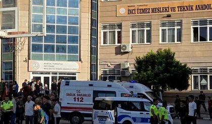 Manisa Turgutlu'da Lise Önünde Silahlı Saldırı