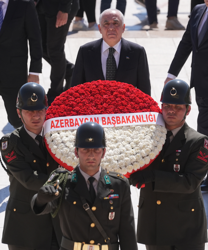 Azerbaycan Başbakanından Anıtkabir Ziyareti