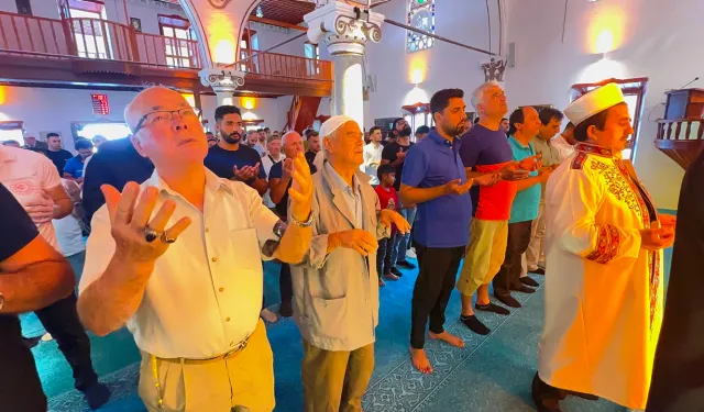 Bodrum'da Cuma Namazı Sonrası Camilerde Yağmur Duası Yapıldı
