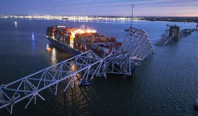 ABD'deki Gemi Kazası Deniz Yolu Ticaretini Zora Soktu