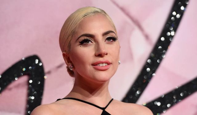 Lady Gaga'nın Elmas Yüzüğü 'Nişanlandı' Söylentilerini Artırdı