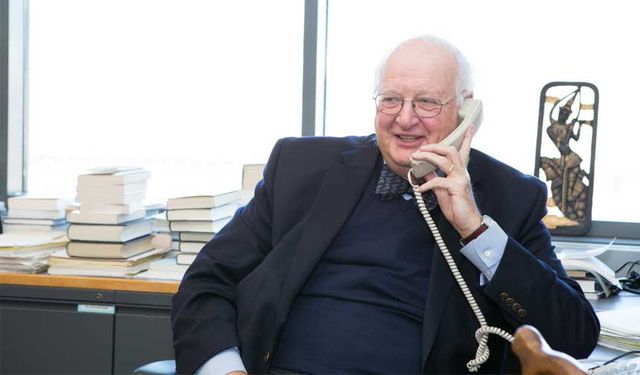 Angus Deaton Kimdir?