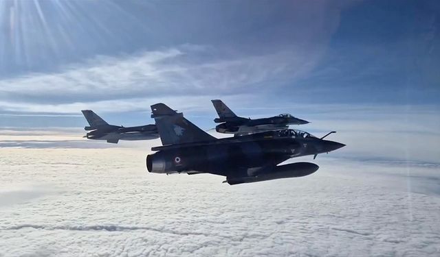 Türk F-16'ları Romanya Hava Sahasında!