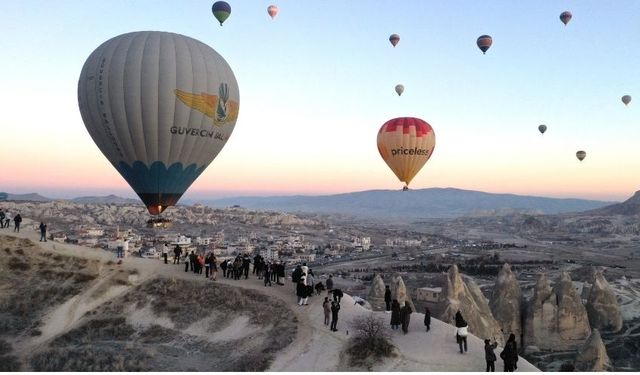 Kapadokya’da Sıcak Hava Balonları Yolcu Sayısında Zirveyi Gördü