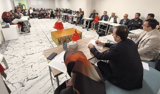 Akyurt'ta Ödüllü İstiklal Marşı Okuma Yarışması Düzenlendi