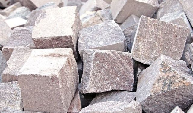 Andezit Taşı Nedir? Özellikleri ve Kullanım Alanları
