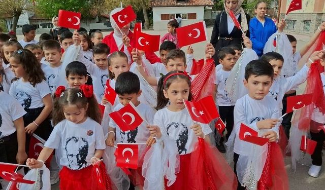 Beypazarı'ndaki İlkokullarda 23 Nisan Kutlamaları Yapıldı