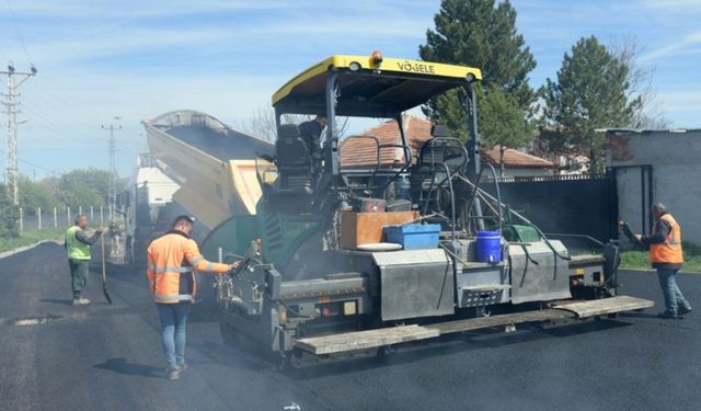 Kahramankazan’da Sıcak Asfalt Çalışmaları Tam Gaz Sürüyor