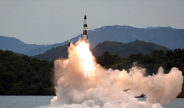 Kuzey Kore'den Japon Denizi'ne Balistik Füze Fırlatıldı