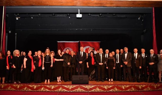 Mamak’ta Edip Akbayram Rüzgarı: Usta Sanatçı Şarkılarıyla Anıldı