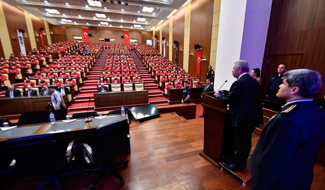 Mansur Yavaş 300 Yeni İtfaiyeciye Başarılar Diledi