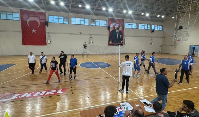 Nallıhan'da Kurumlar Arası Voleybol Heyecanı