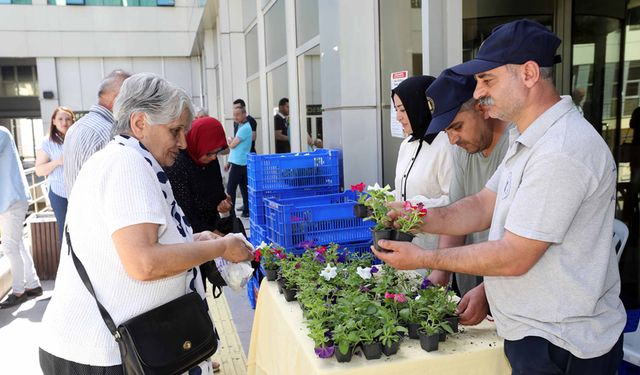 Yenimahalle’de Vergisini Ödeyene Çiçekli Teşekkür