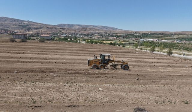 Kalecik Belediyesi’nden Çiftçiye Saha Desteği