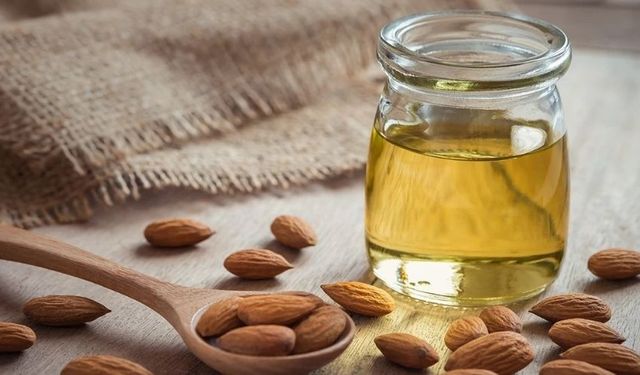 Badem Yağının Faydaları Nelerdir? Kullanım Alanları ve İçeriği