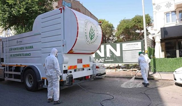 Çankaya’da Temizlik Çalışmaları Sürüyor: Ekipler Bahçeli Bölgesinde