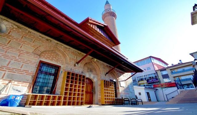 Kalecik’teki Saray Camii Osmanlı Mimarisiyle Zamana Direniyor