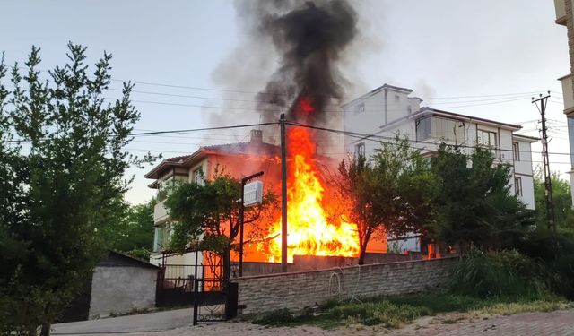 Karabük’te Peş Peşe Yangınlar: Ev ve Otluk Alan Küle Döndü