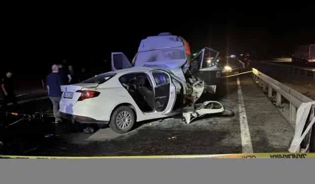 Ankara E-90 Karayolunda Can Pazarı: Otomobil Minibüsle Çarpıştı