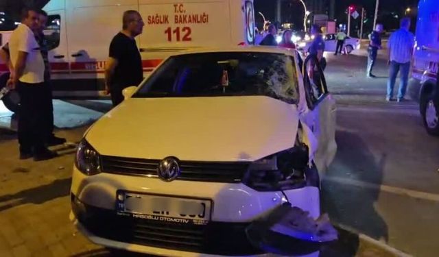 Edirne’de Otomobil ile Kamyonet Çarpıştı: 3 Yaralı