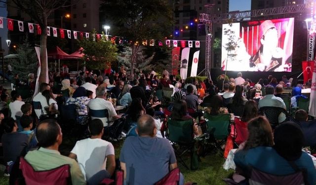 Keçiören’de ‘Süt Kardeşler’ Açık Hava Sinema Filmi Yoğun İlgi Gördü