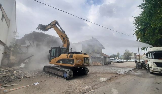 Altındağ’da Metruk Yapılarla Kararlı Mücadele