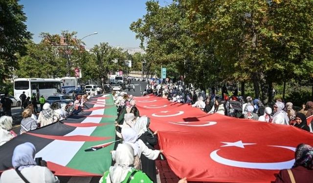Ankara’da Kadınlar Gazze İçin El Ele Verdi