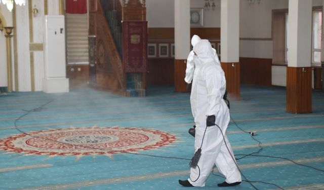 Çubuk Belediyesi Camilerde Hijyen Seferberliği Başlattı