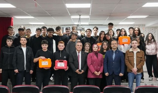 Etimesgut’ta Protokol İmzalandı: ‘Okullarda Afet Bilinci Eğitimi’ Verildi
