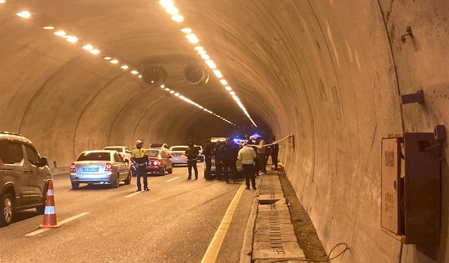 Keçiören’de Araç İçinde Silahlı Çatışma! Polis Şüphelileri Arıyor