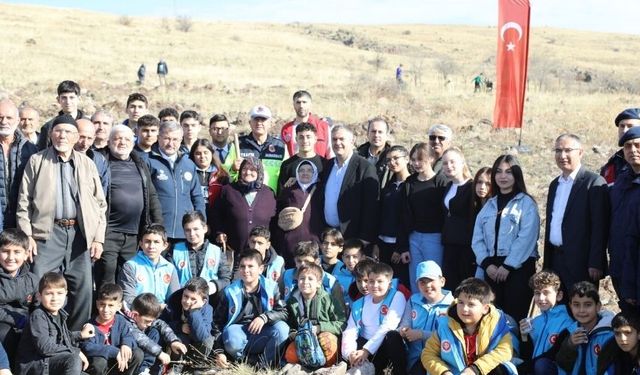 Çubuk’ta Huzurevi Sakinleri 1000 Fidanı Toprakla Buluşturdu