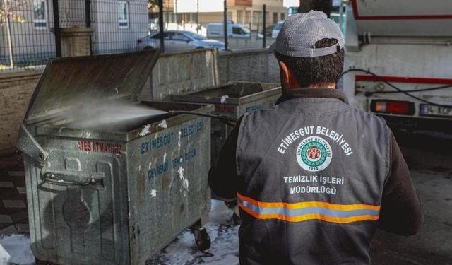 Etimesgut’ta Temizlik Çalışmaları Sürüyor: Etiler Mahallesi Temizlendi