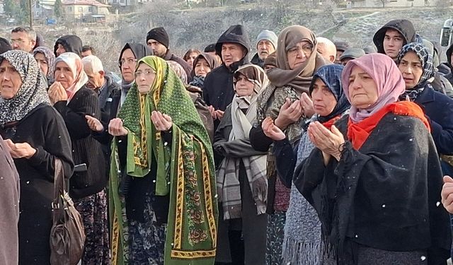 Beypazarı’ndan Umre Yolculuğu: 35 Kişilik Kafile Yola Çıktı